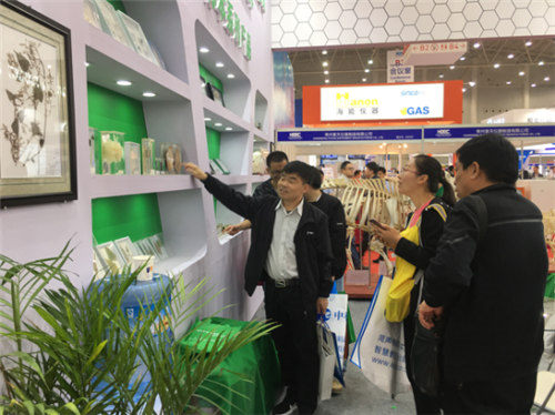 祝賀雨林參展4月教育“兩會”圓滿成功