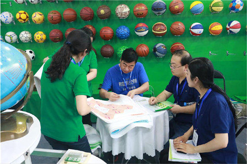 祝賀雨林參展4月教育“兩會”圓滿成功