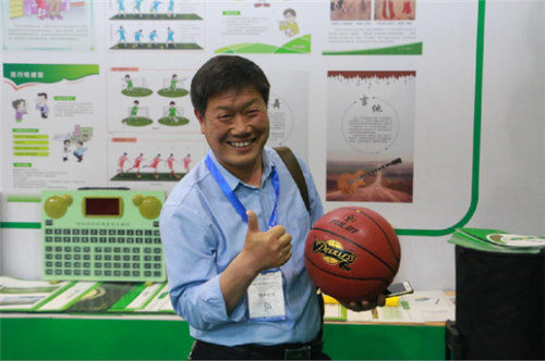 祝賀雨林參展4月教育“兩會”圓滿成功